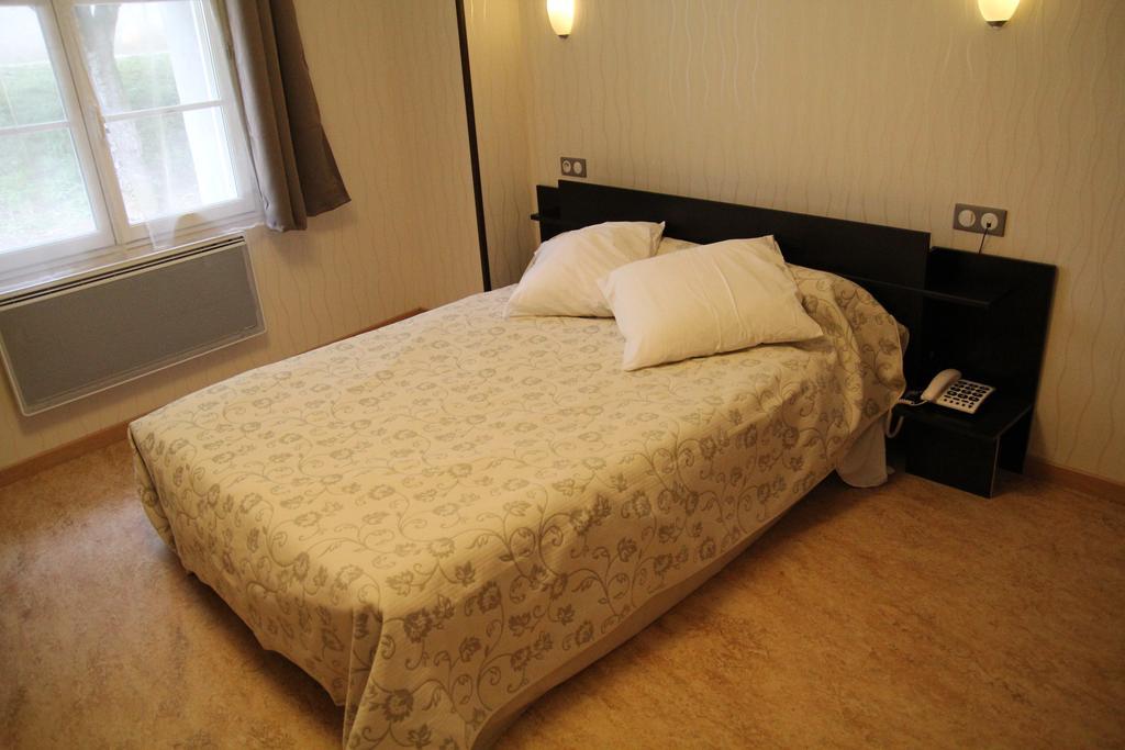 La Madeleine Hotel Saint-Benoit-sur-Loire Bilik gambar