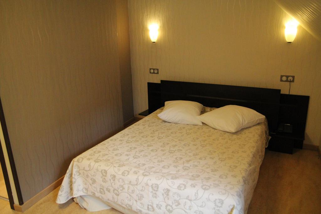 La Madeleine Hotel Saint-Benoit-sur-Loire Bilik gambar